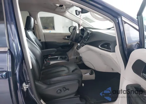 2018 Chrysler Pacifica Touring L Plus z USA, uszkodzony, nr VIN 2C4RC1EG5JR271203